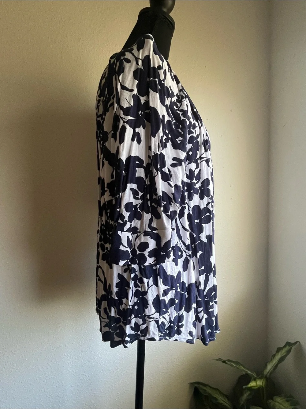 LOFT White Blouse with Navy Floral V-Neck Puff Sleeves